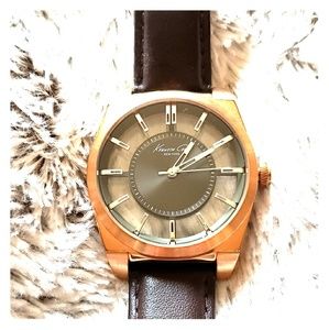 Beautiful, statement piece Kenneth Cole watch